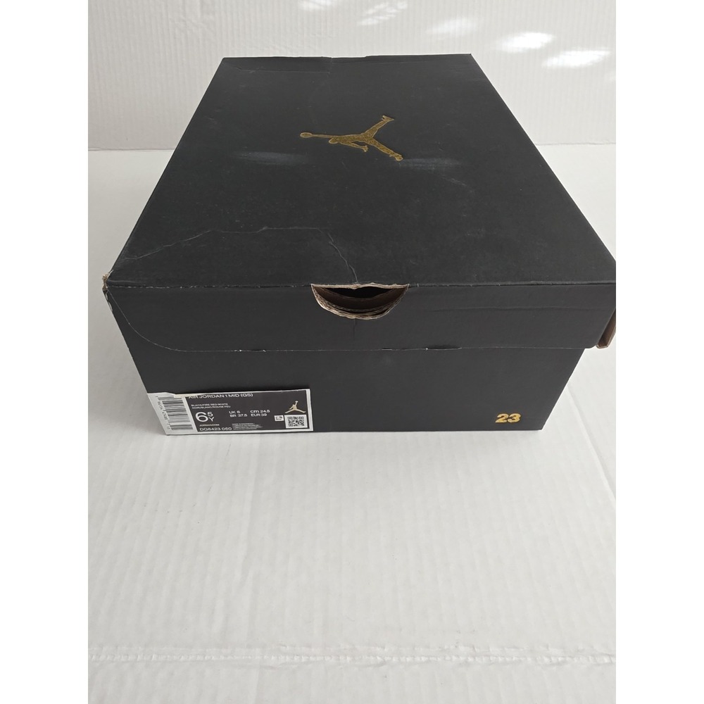 Nike Air Jordan 1 Mid Youth Size 6.5Y Black Red Sneakers DQ8423-060 - Picture 12 of 14